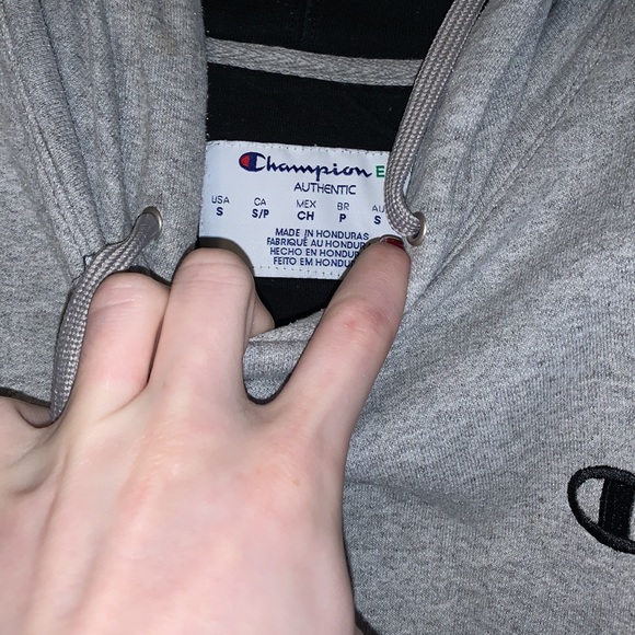 ⭐️Lightly worn grey champion hoodie - Picture 2 of 2